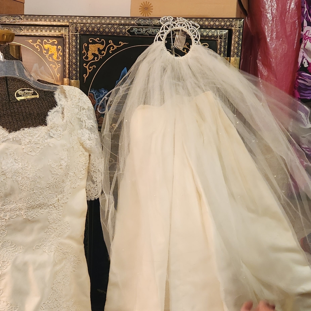 Vintage wedding dress
